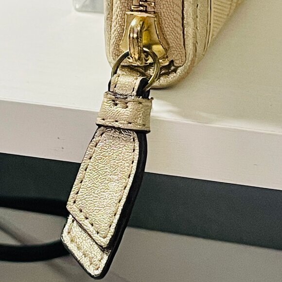 COACH Signature Zip Around Wallet Khaki Canvas Gold Bow Charm - Picture 5 of 9